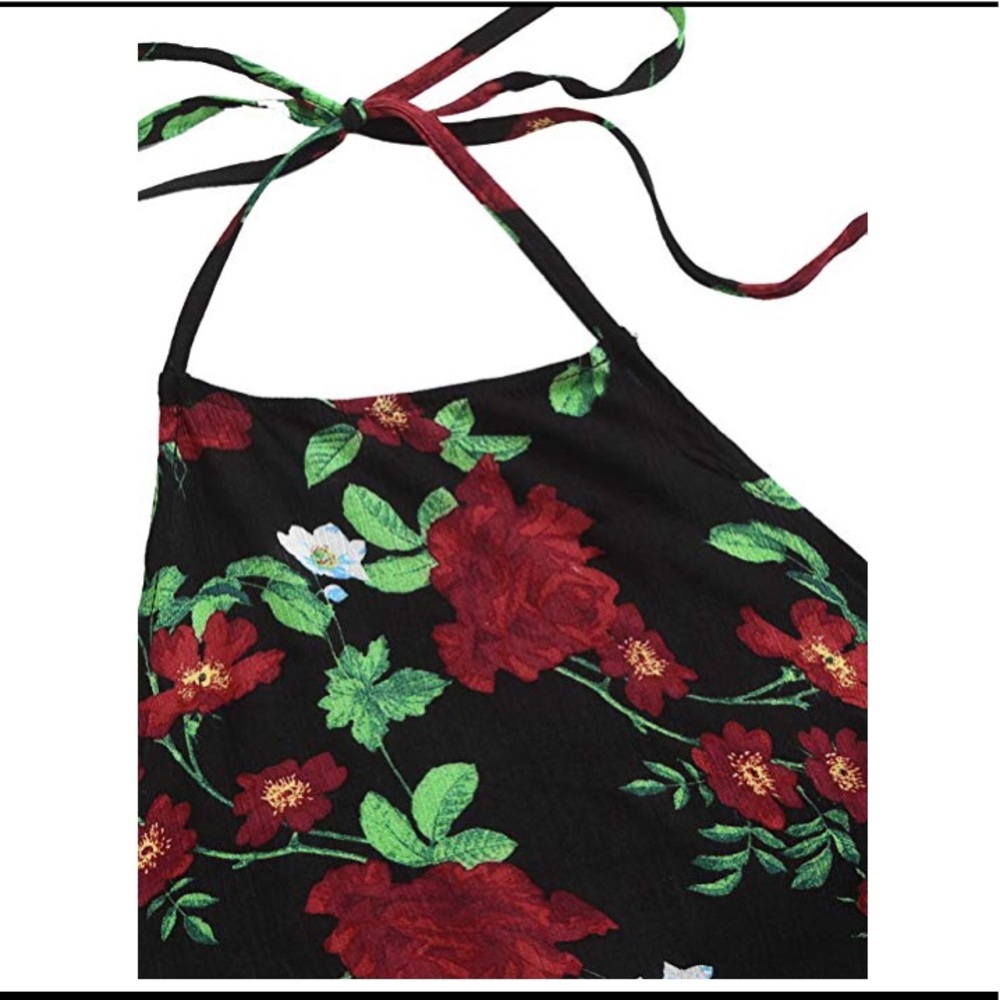 🎉FLASH SALE🎉2 piece halter top and shorts - Picture 3 of 4